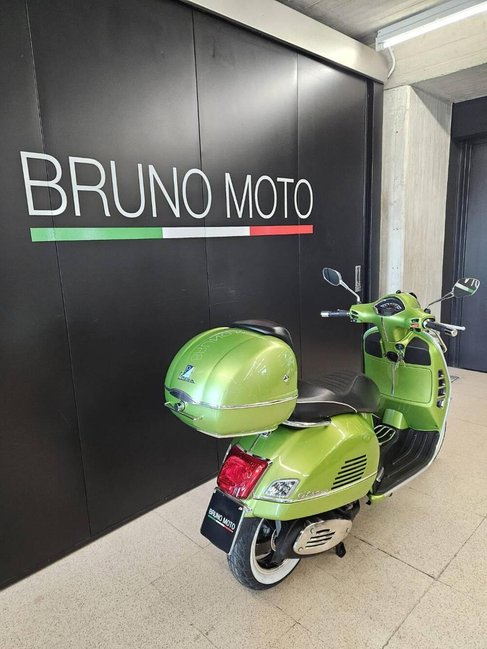 Vespa GTS 300 (2017 - 18) (3)