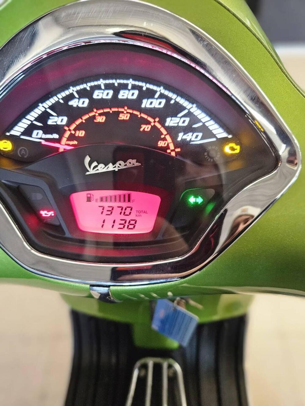 Vespa GTS 300 (2017 - 18) (6)
