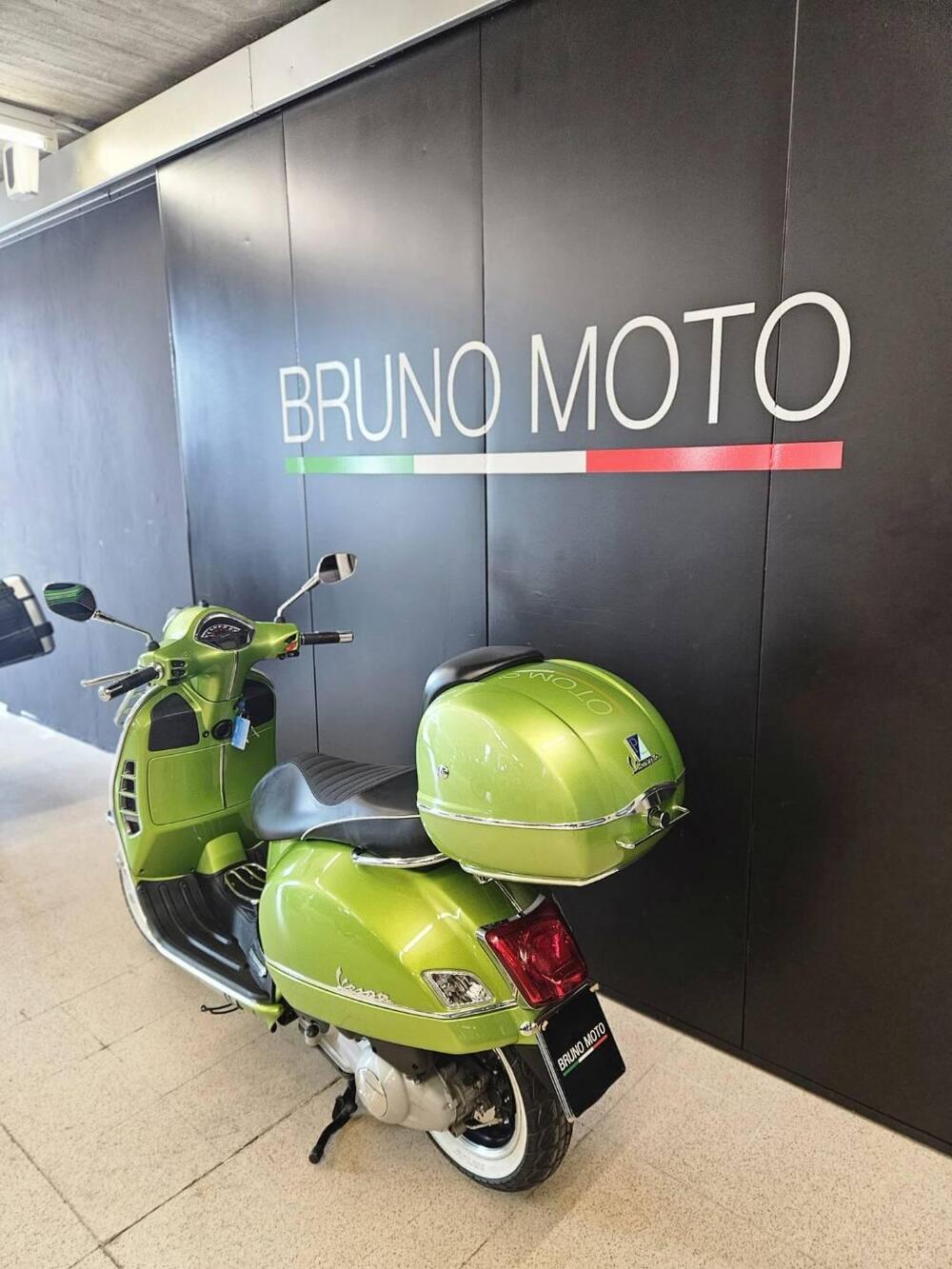 Vespa GTS 300 (2017 - 18) (7)