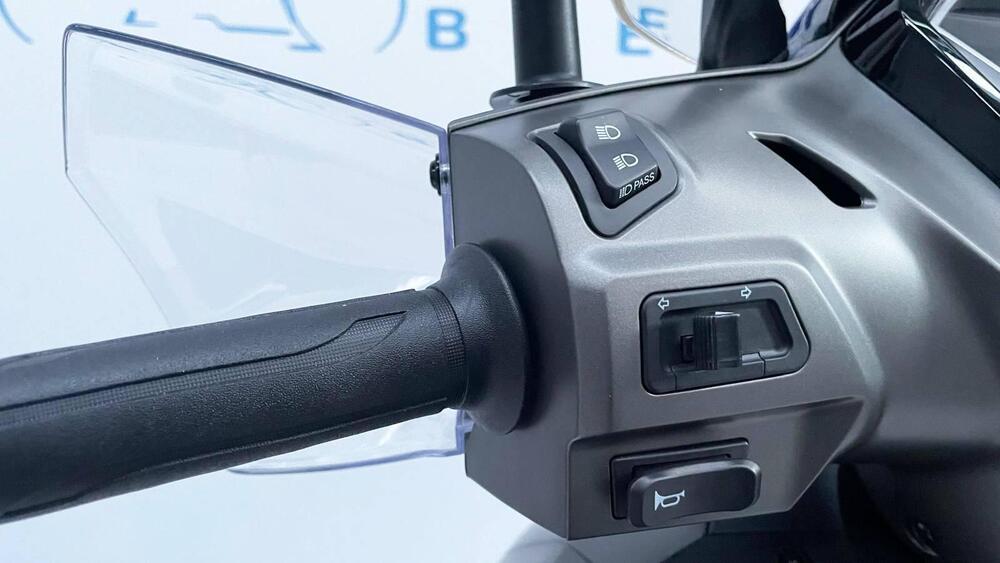 Voge Sfida SR16 125 (2025 - 26) (7)