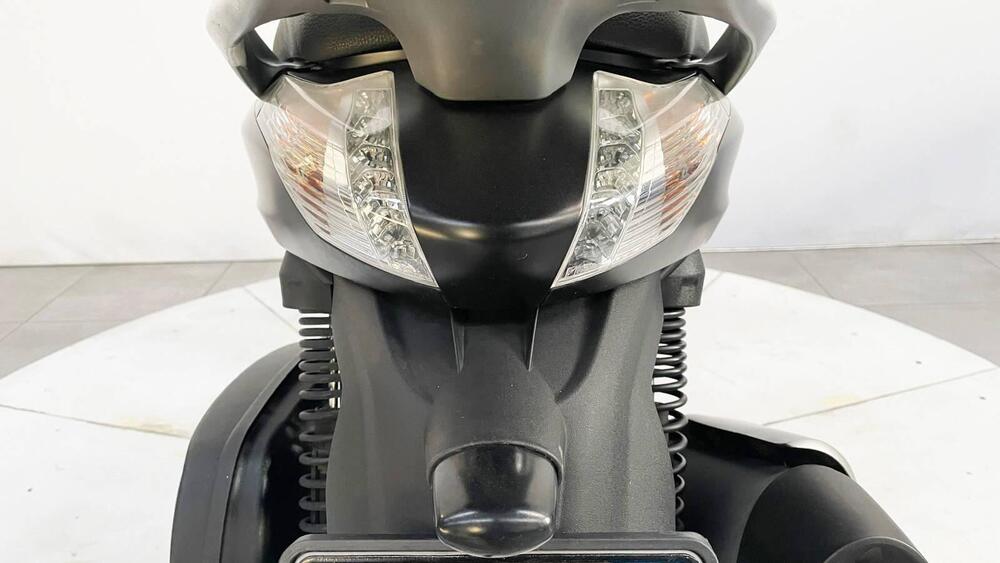 Piaggio Beverly 350 SportTouring ie ABS (2011 - 17) (9)