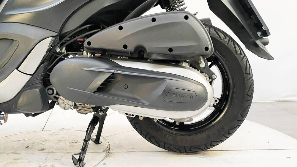 Piaggio Beverly 350 SportTouring ie ABS (2011 - 17) (8)