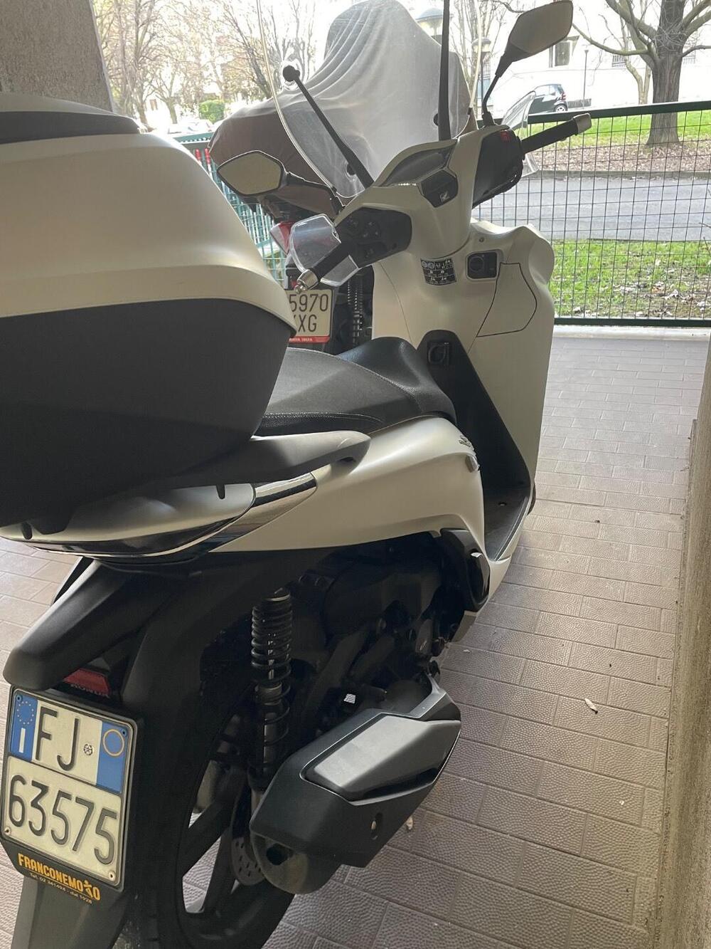 Honda SH 350 (2021 - 24) (3)