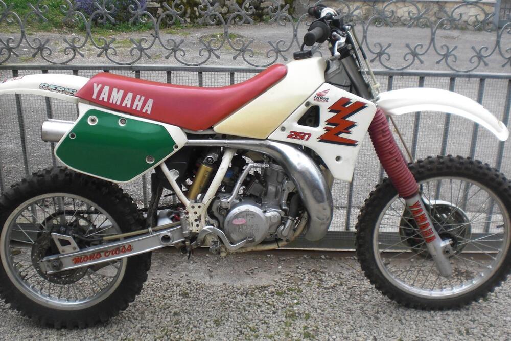 Yamaha YZ 250 (2)