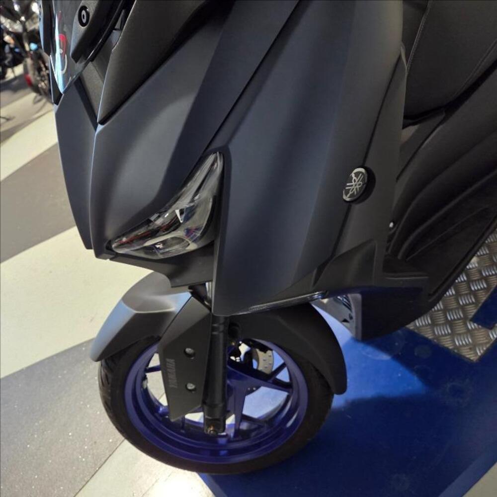 Yamaha X-Max 300 (2021 - 24) (4)