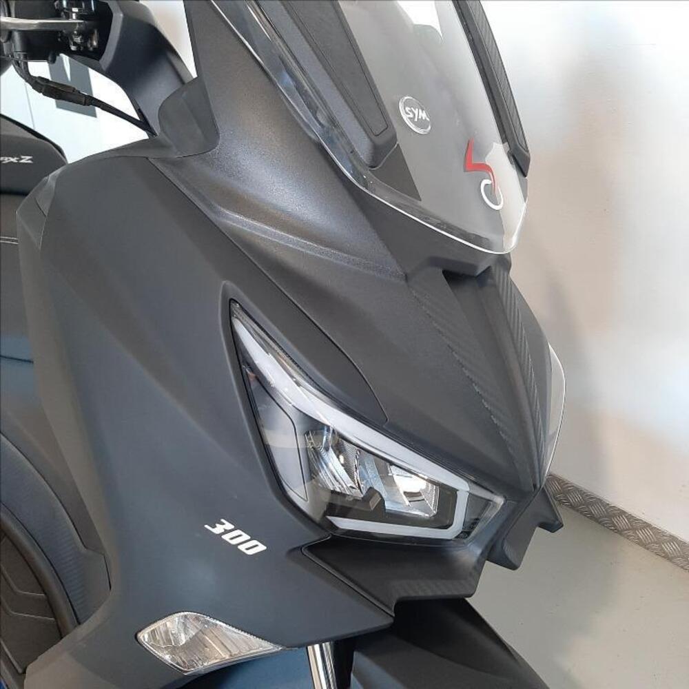 Sym Joymax 300 Z+ (2021 - 24) (11)