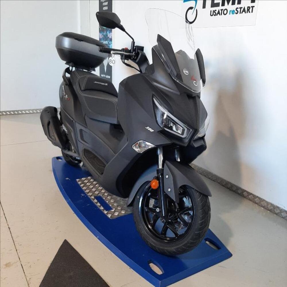 Sym Joymax 300 Z+ (2021 - 24) (13)