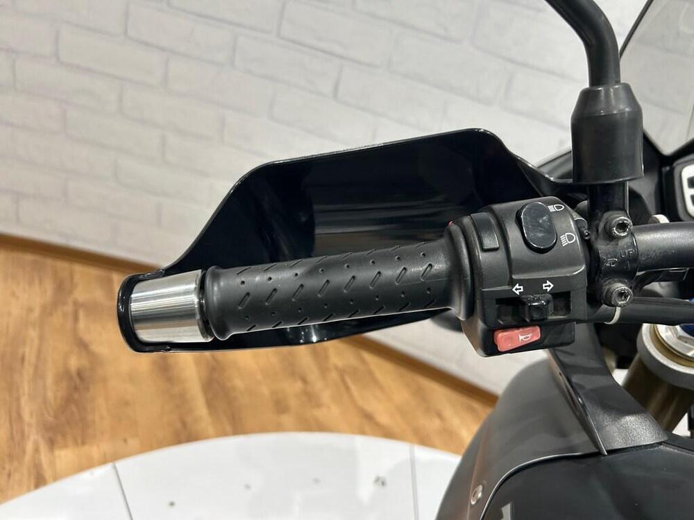 Triumph Tiger 1050 SE ABS (2006 - 13) (8)