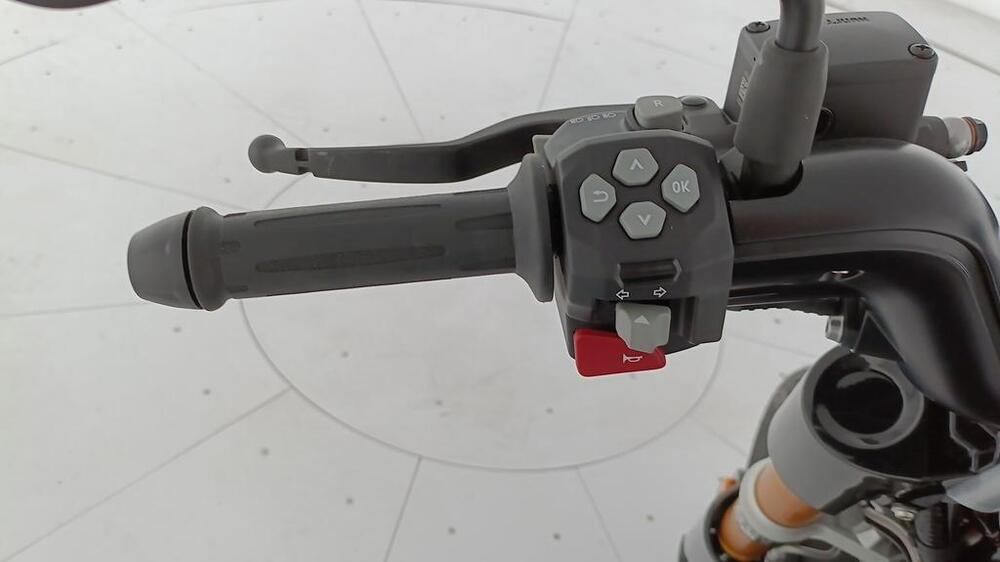 Bmw CE 02 AM (2024 - 26) (14)