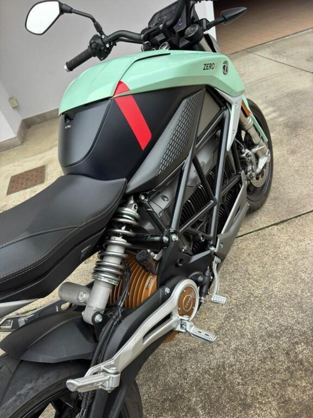 Zero SR-F Premium (2020 - 21) (5)