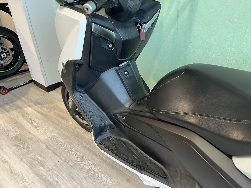 Yamaha X-Max 400 ABS (2013 - 16) (7)