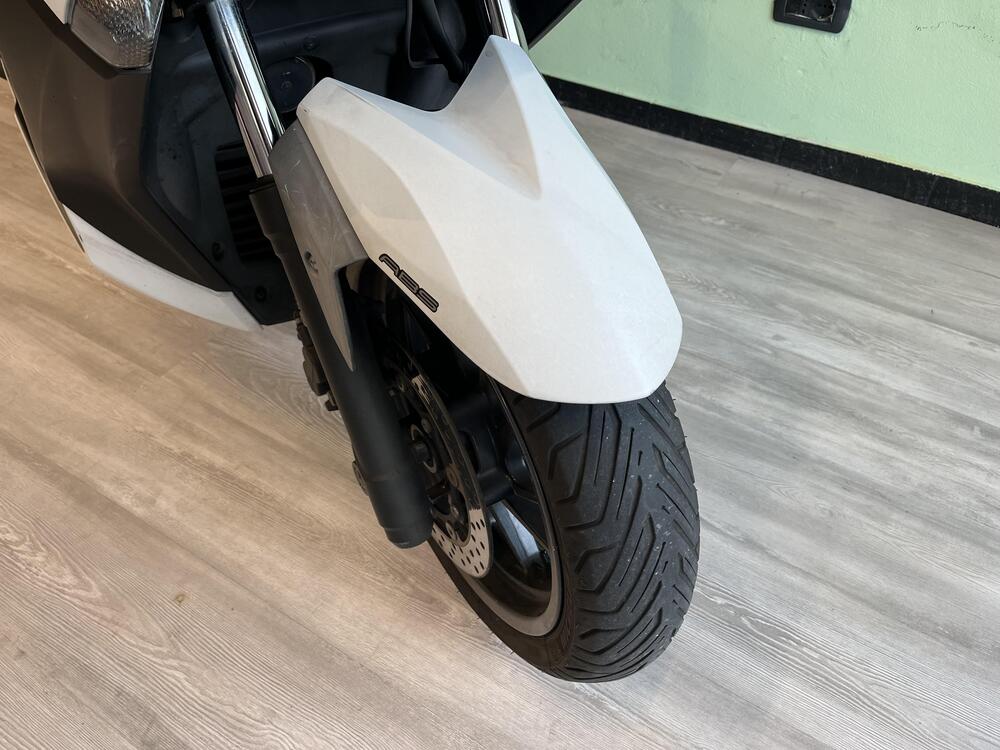 Yamaha X-Max 400 ABS (2013 - 16) (8)
