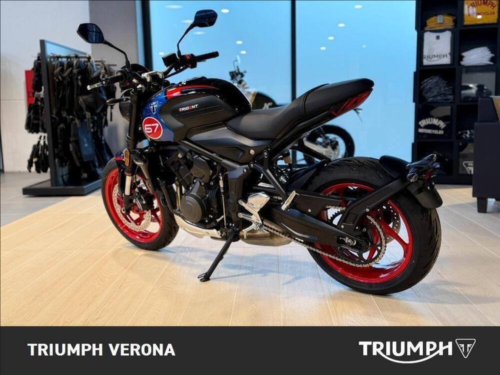 Triumph Trident 660 Triple Tribute Edition (2024) (7)