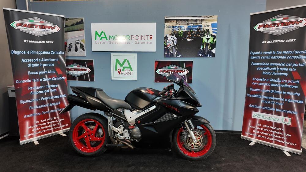 Honda VFR 800 (2002 - 05)