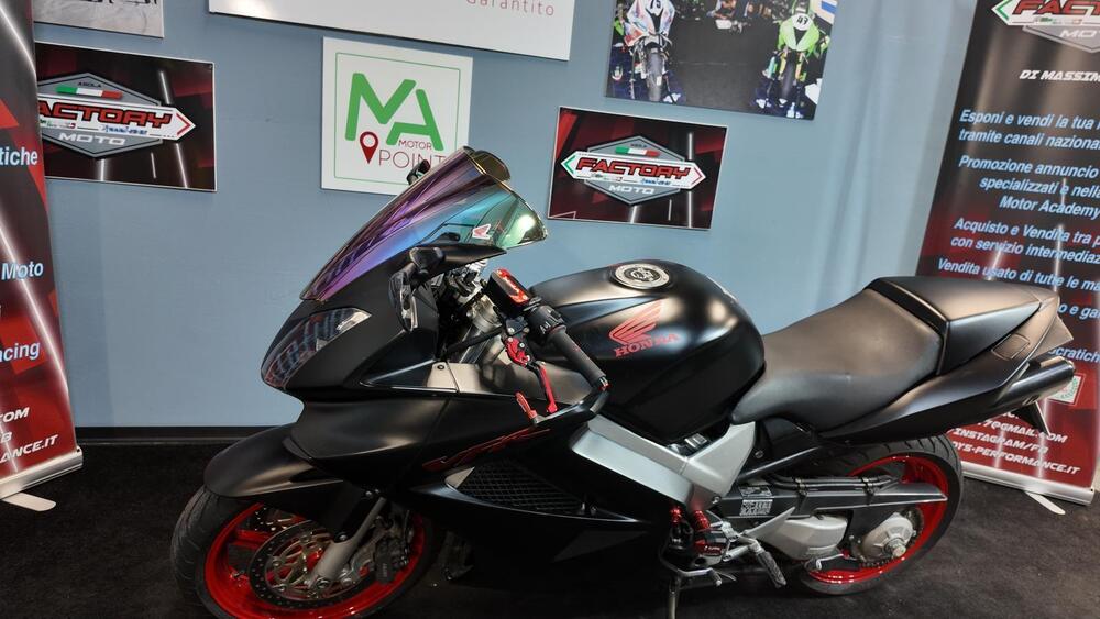 Honda VFR 800 (2002 - 05) (3)