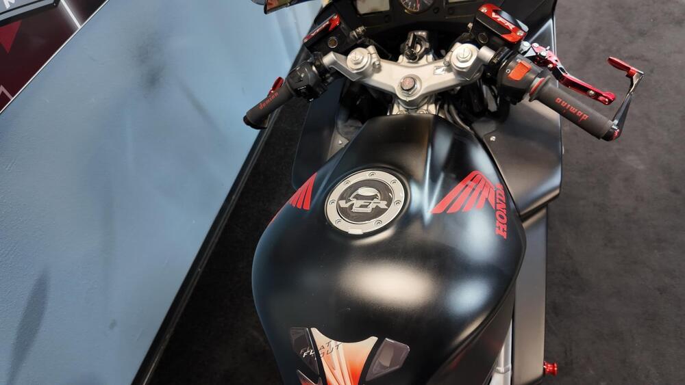 Honda VFR 800 (2002 - 05) (5)