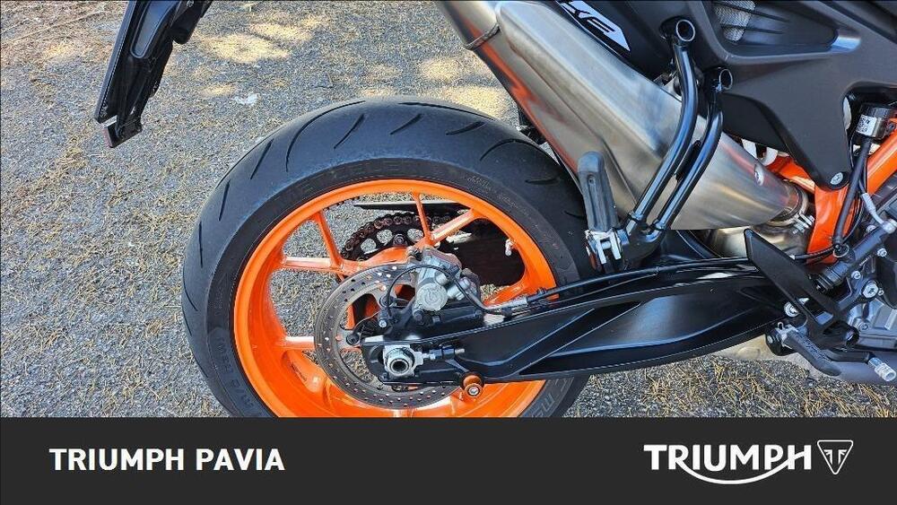 KTM 890 Duke R (2021) (17)