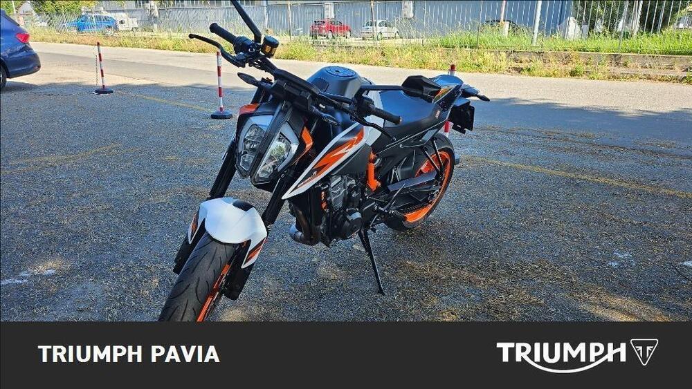 KTM 890 Duke R (2021) (8)