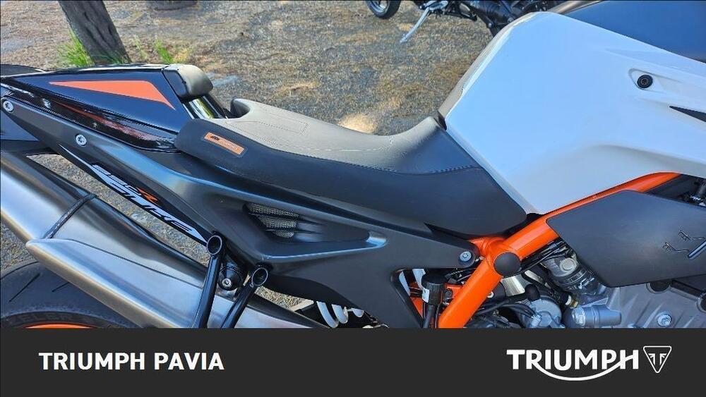 KTM 890 Duke R (2021) (18)