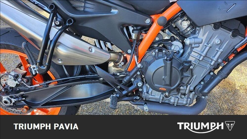 KTM 890 Duke R (2021) (19)