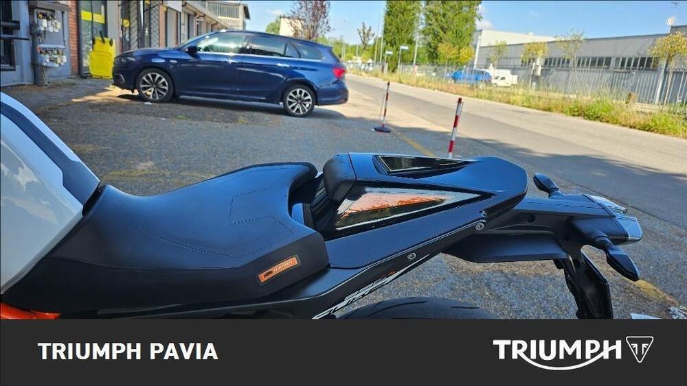 KTM 890 Duke R (2021) (14)