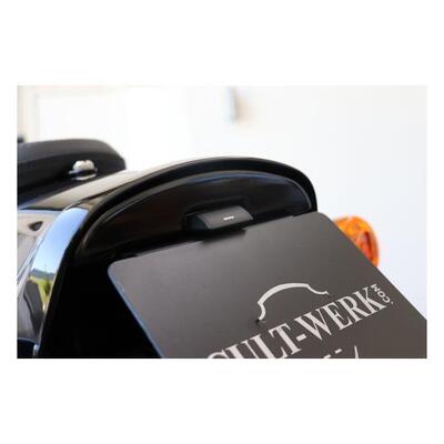 Portatarga centrale nero con luce targa a led omo 