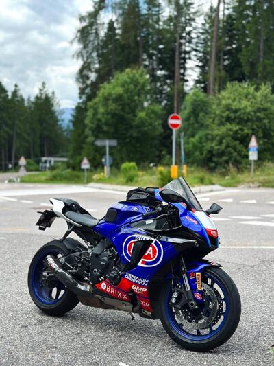 Yamaha YZF R1 (2020 - 25) usata