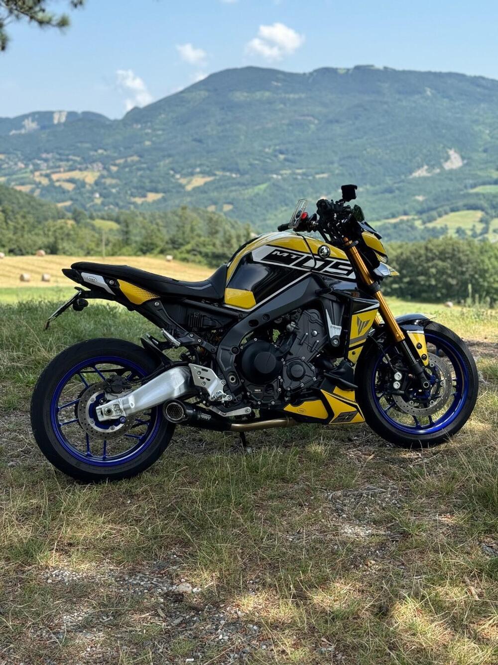 Yamaha MT-09 SP (2021 - 23) (2)
