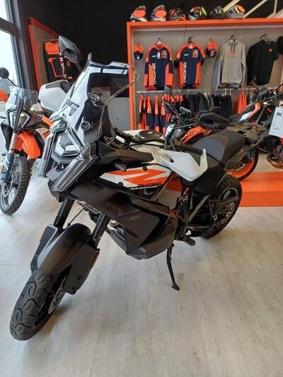 KTM 1390 Super Adventure S EVO (2026) nuova