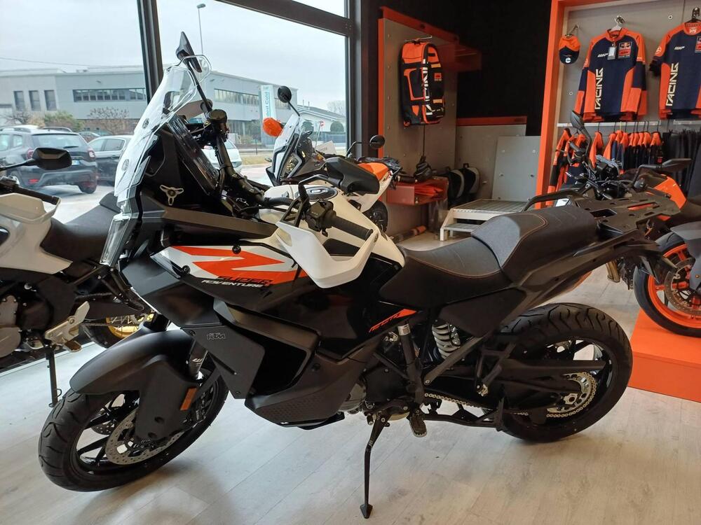 KTM 1390 Super Adventure S EVO (2026) (2)