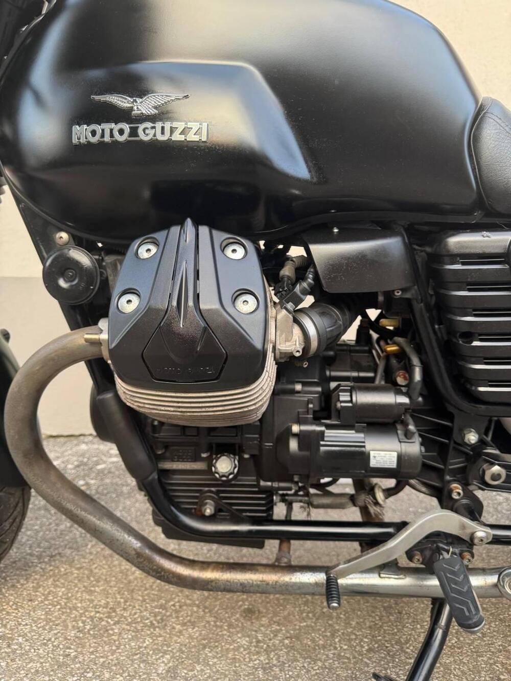 Moto Guzzi V7 II Stone (2015 - 17) (6)
