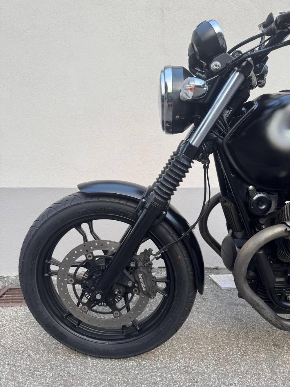 Moto Guzzi V7 II Stone (2015 - 17) (11)