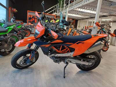 KTM 690 SMC R (2026) nuova