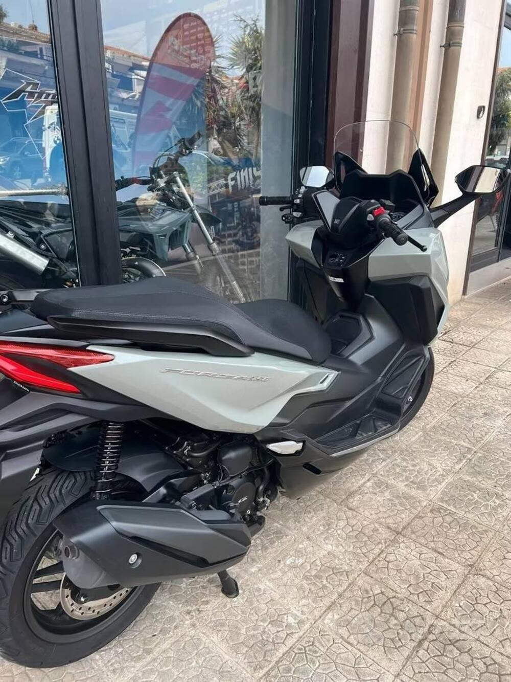 Honda Forza 350 (2022 - 24) (3)