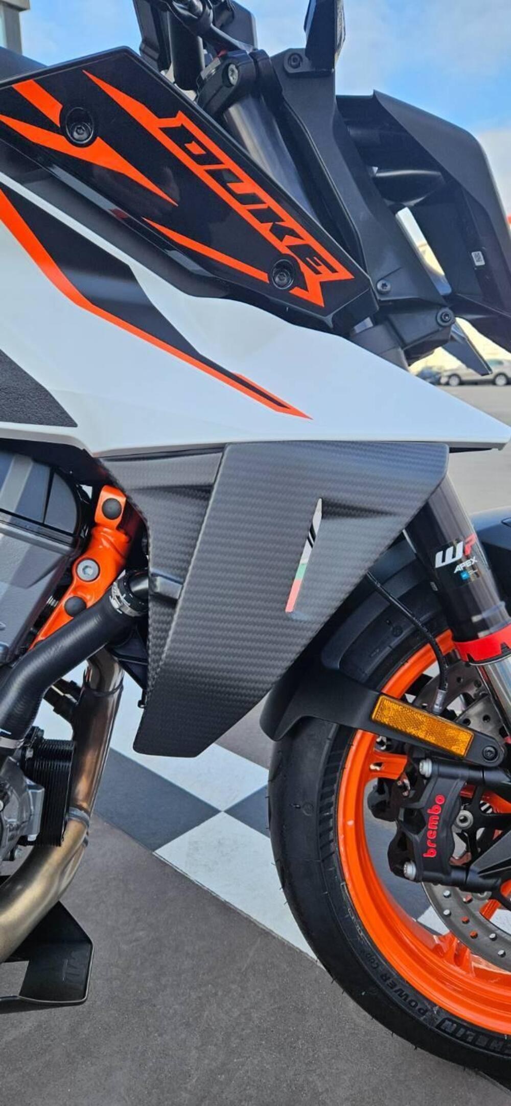 KTM 990 Duke R (2026) (10)