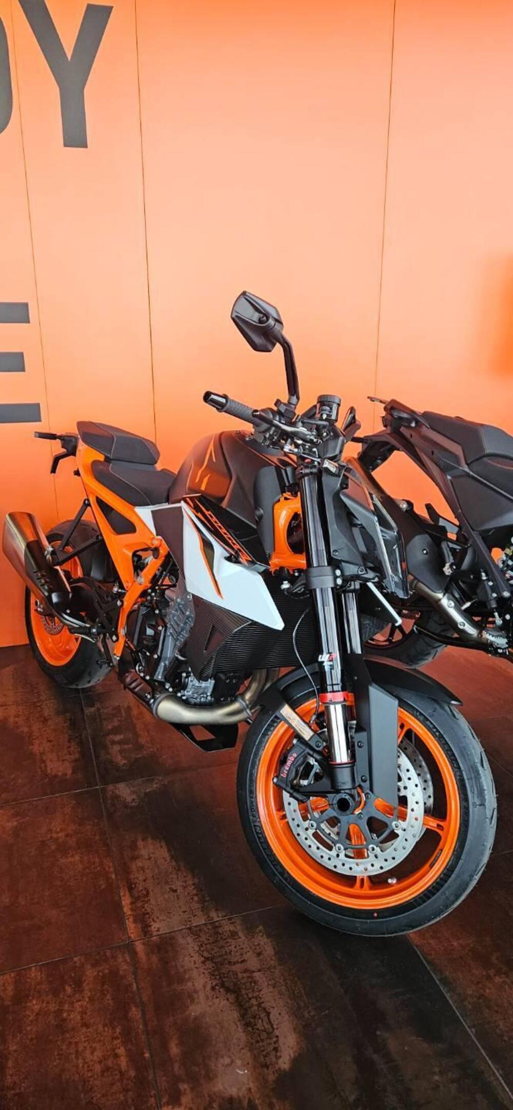 KTM 990 Duke R (2026) (15)