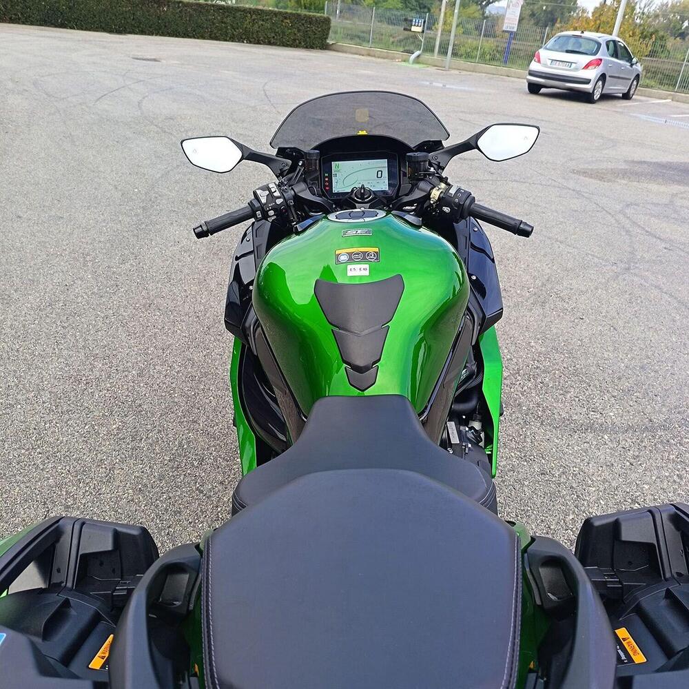 Kawasaki Ninja H2 SX SE Performance (2022) (14)