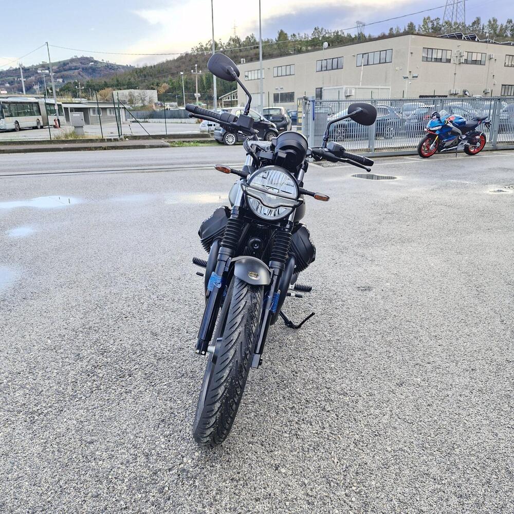 Moto Guzzi V7 Stone (2025 - 26) (6)