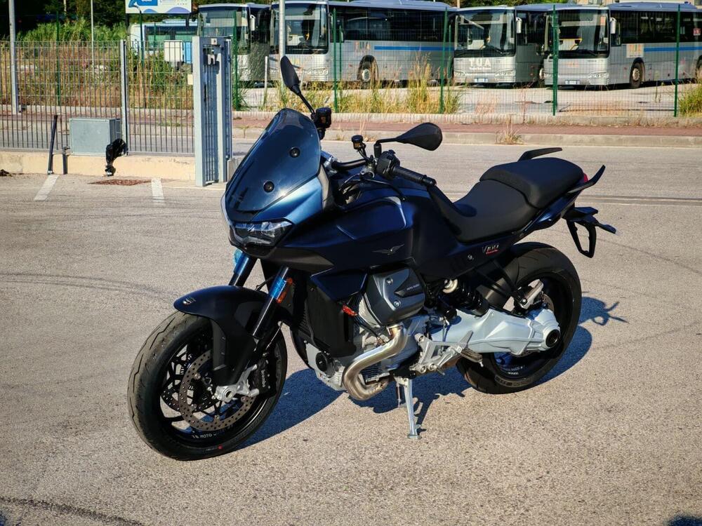 Moto Guzzi V100 Mandello (2025 - 26) (2)