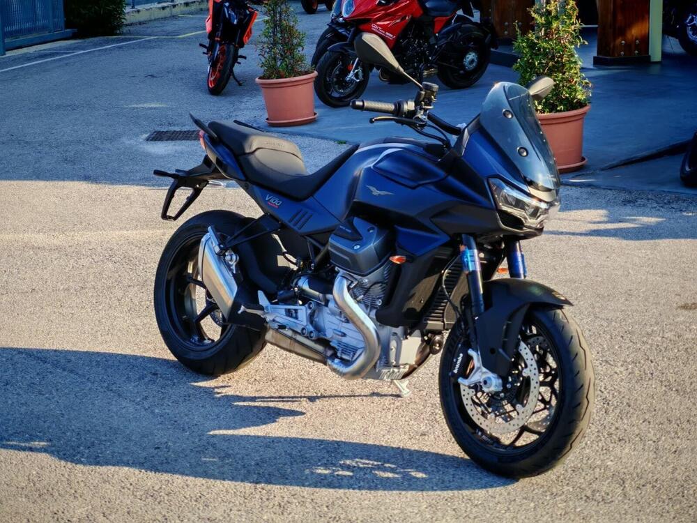 Moto Guzzi V100 Mandello (2025 - 26) (3)