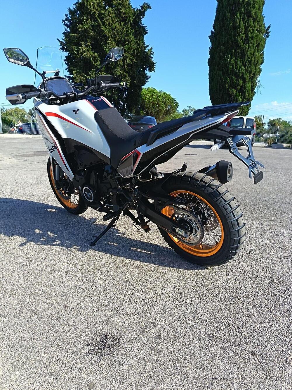 Moto Morini X-Cape 700 Gold Edition (2025 - 26) (4)