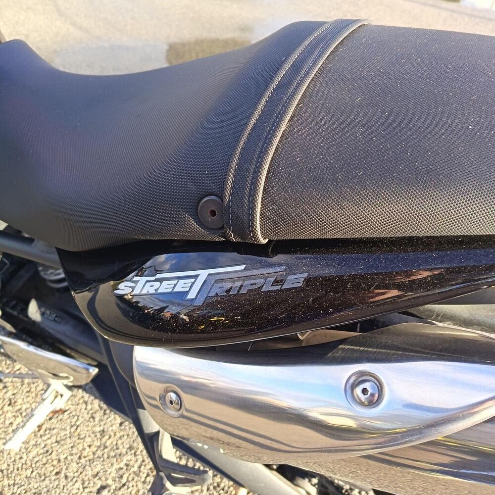 Triumph Street Triple (2007 - 12) (6)