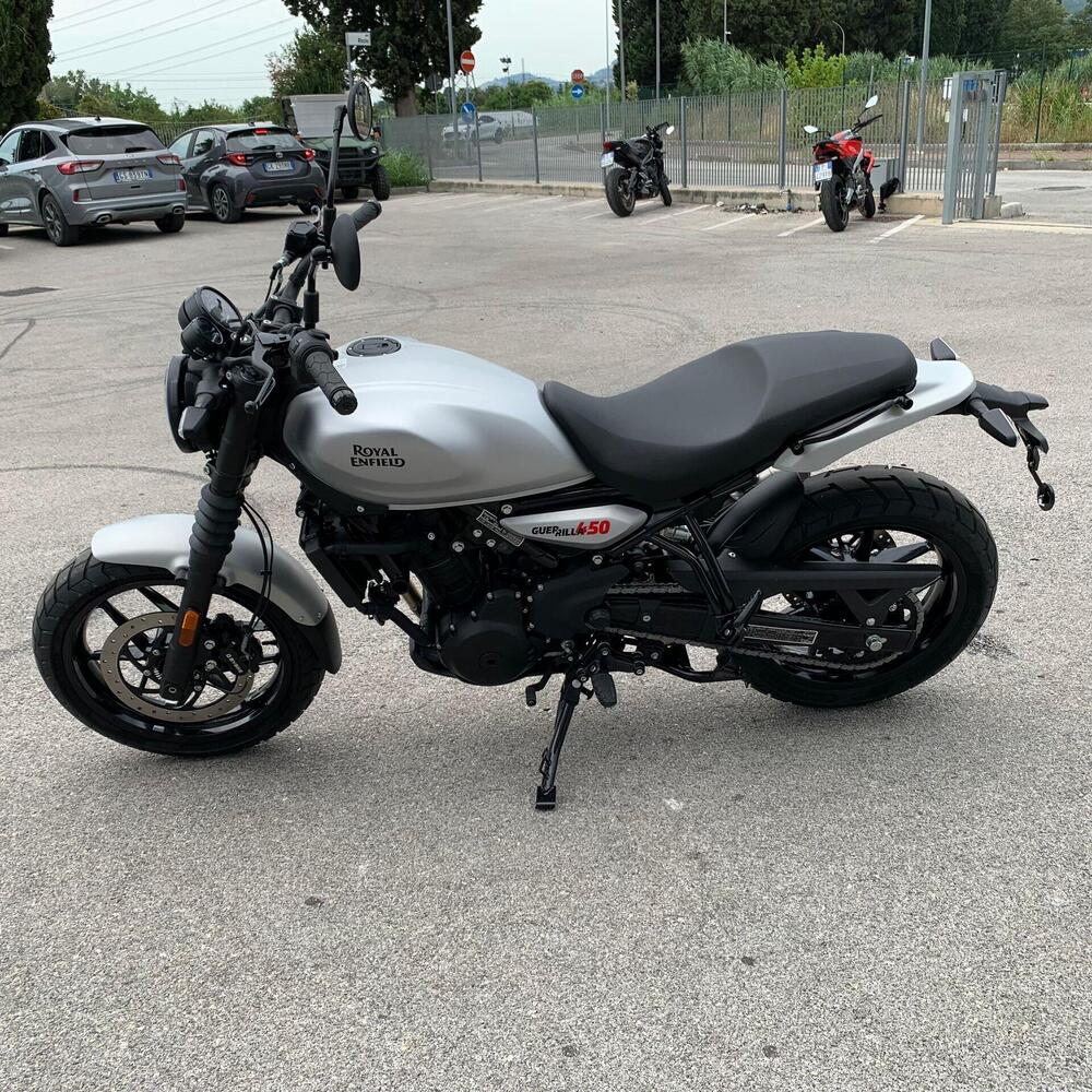 Royal Enfield Guerrilla 450 (2024 - 26) (4)