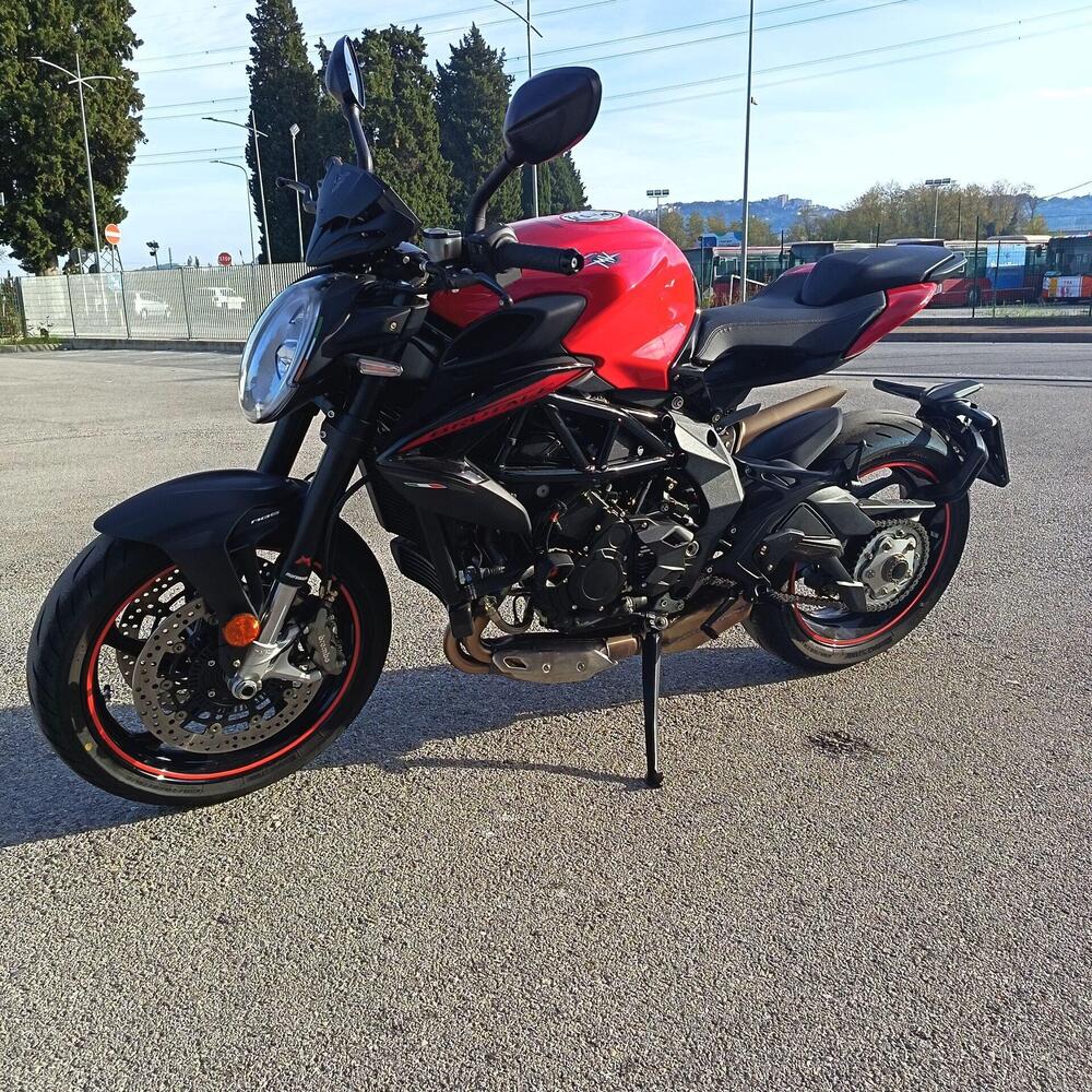 MV Agusta Brutale 800 Rosso (2021 - 23) (5)