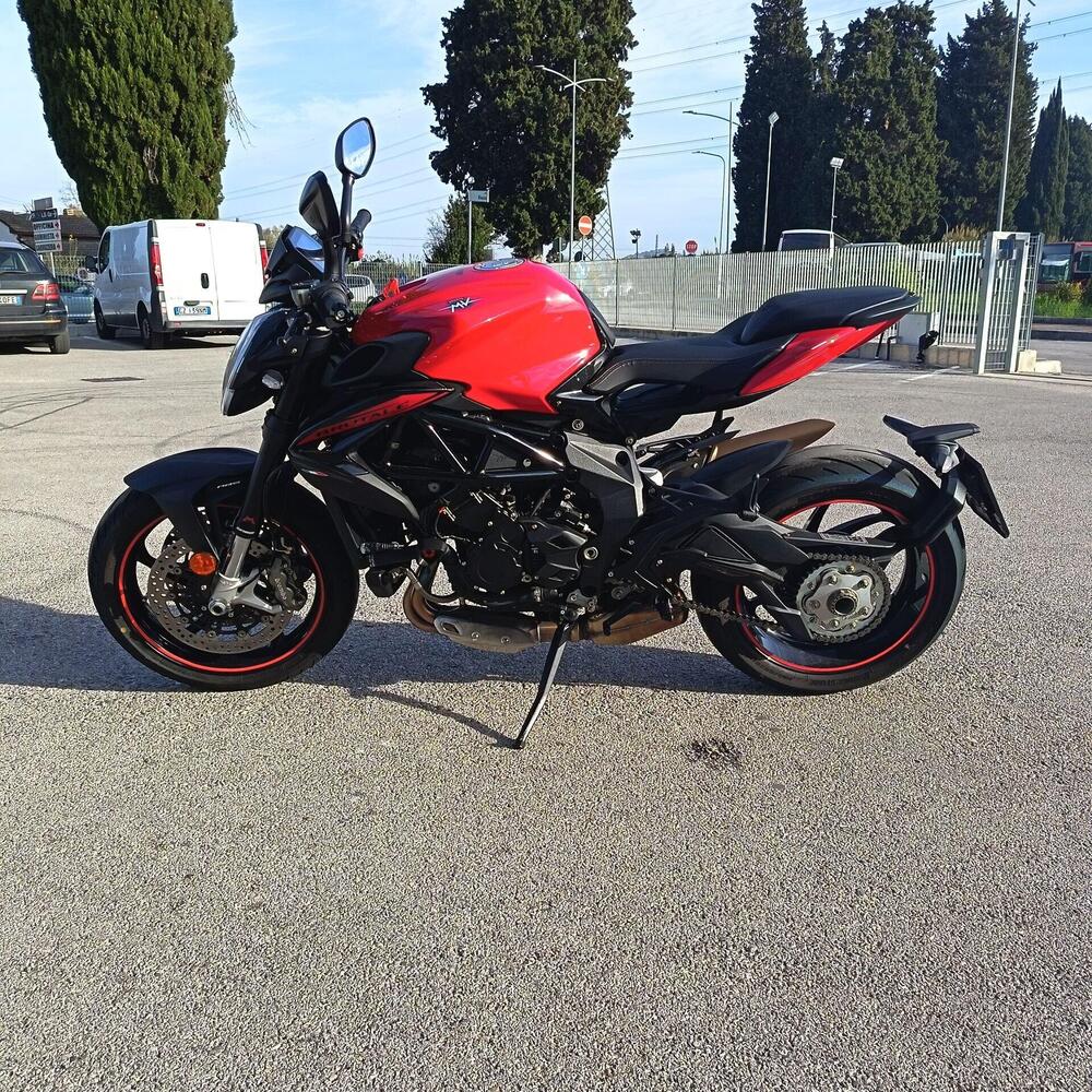 MV Agusta Brutale 800 Rosso (2021 - 23) (6)