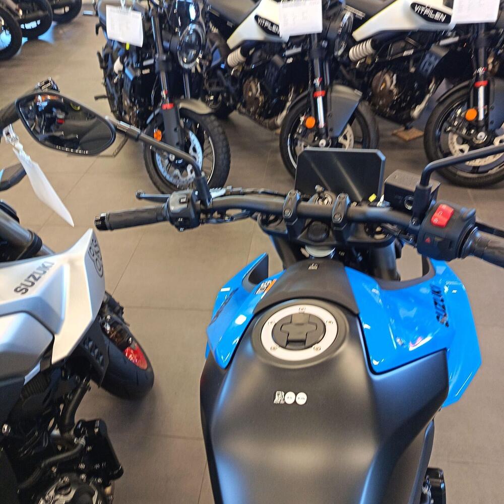 Suzuki GSX-8S (2025 - 26) (5)