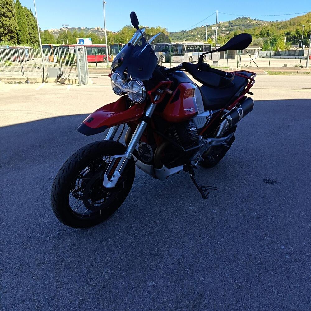 Moto Guzzi V85 TT Evocative Graphics (2021 - 23) (4)