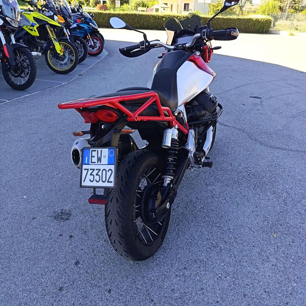 Moto Guzzi V85 TT Evocative Graphics (2021 - 23) (7)