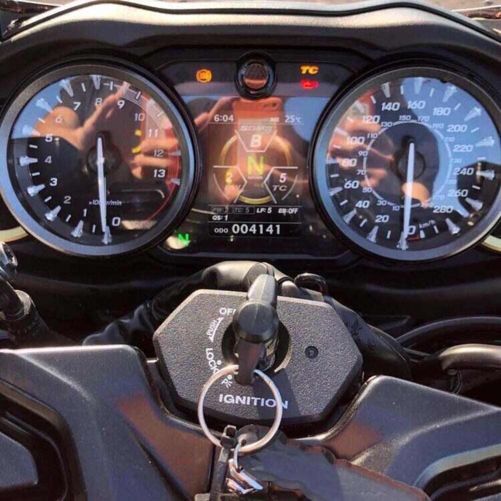 Suzuki GSX 1300 R Hayabusa (2021 - 24) (7)