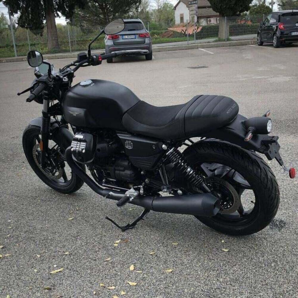 Moto Guzzi V7 Stone (2025 - 26) (5)